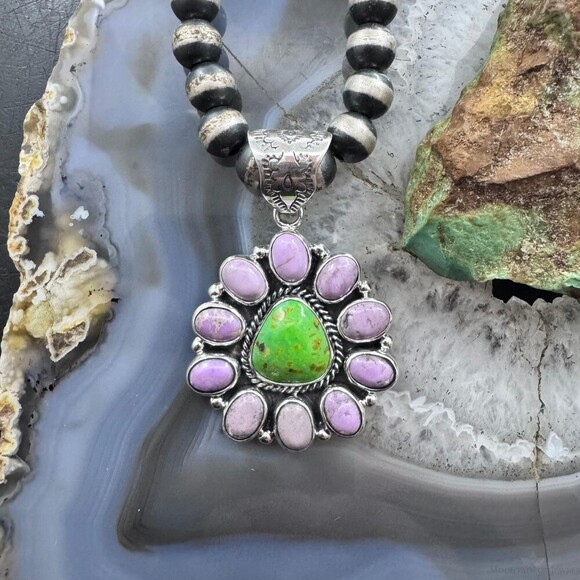 Native American Sterling Green Turquoise w/Phosphosiderite Cluster Pendant - Picture 5 of 10